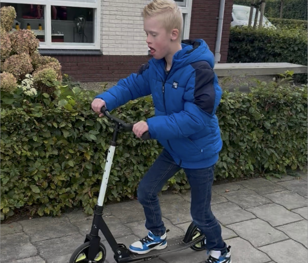 Joas op de step