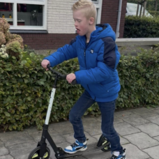 Joas op de step