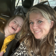 Karlijn en Lies auto