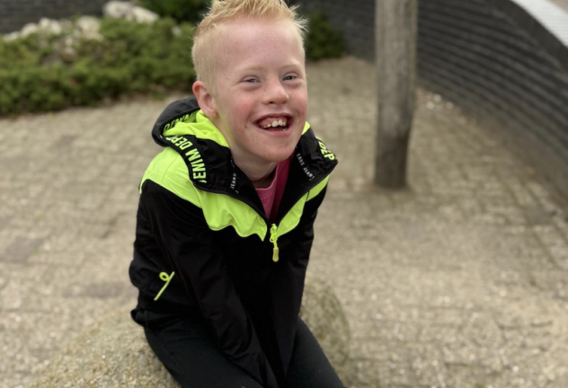 Joas zittend